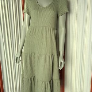 Falls Creek Textured Knit Tiered Midi Dress Short Sleeve Sage Green Size Small